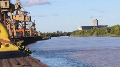 Transporte fluvial: analizan la viabilidad de la navegación comercial del Paraná