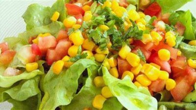 Cómo hacer la mejor ensalada para combatir el calor en verano: completa y muy nutritiva