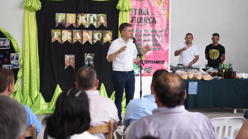 Marco ideal para venta de producción local en renovada feria franca en El Palmar