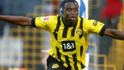 Jugador del Dortmund sería cuatro años mayor que en los registros