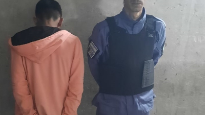 Detienen a joven motociclista con droga y dinero en efectivo