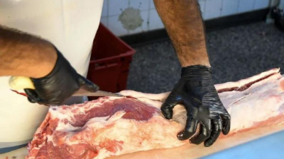 Por los altos precios, muchos cambian vitel toné por lengua a la vinagreta