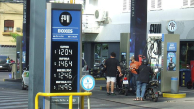 El precio de los combustibles podría bajar si sigue disminuyendo el valor del petróleo