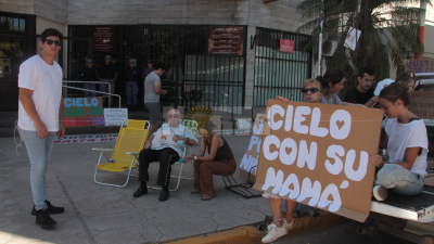Manifestación en el Juzgado de Familia por el caso de la niña Cielo