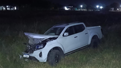 Choque frontal entre una camioneta y un auto en la ruta 11 termina con una persona muerta