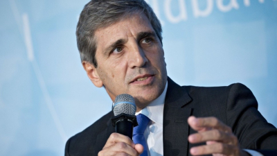 Caputo aseguró que no negocia una devaluación por el acuerdo con el FMI