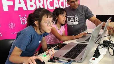 Continúa Verano Tecnológico en la Plaza 25 de Mayo y Educar Lab en Fontana