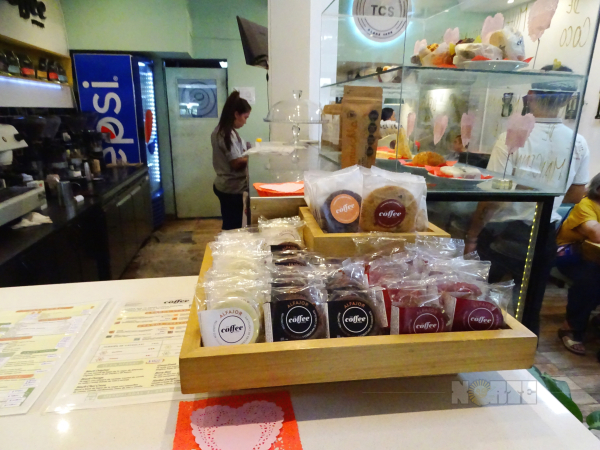 Alfajores, una variada gama para los que gustan llevar dulzura en la mochila o la cartera. Te esperan en Güemes 165, The Coffe Store. Foto: Fabian Maldonado.