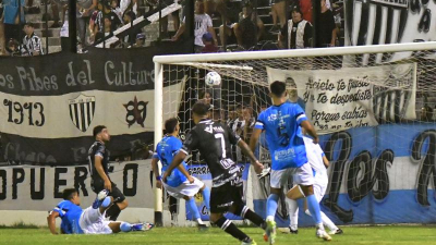 For Ever fue muy sólido frente a Temperley y festejó en el "Gigante"