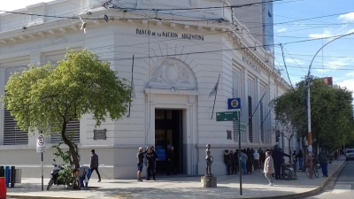La Justicia suspendió el decreto que transformaba el Banco Nación en una SA
