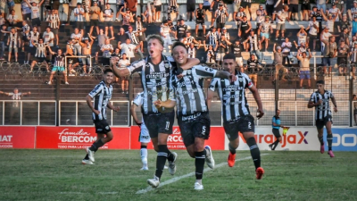 For Ever volvió al triunfo con garra y buen fútbol