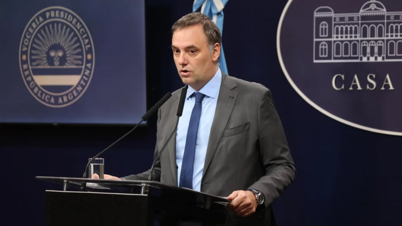 Manuel Adorni será candidato a legislador porteño por La Libertad Avanza