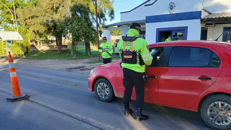 Secuestran vehículos con pedido judicial, detectan alcoholemias y refuerzan controles