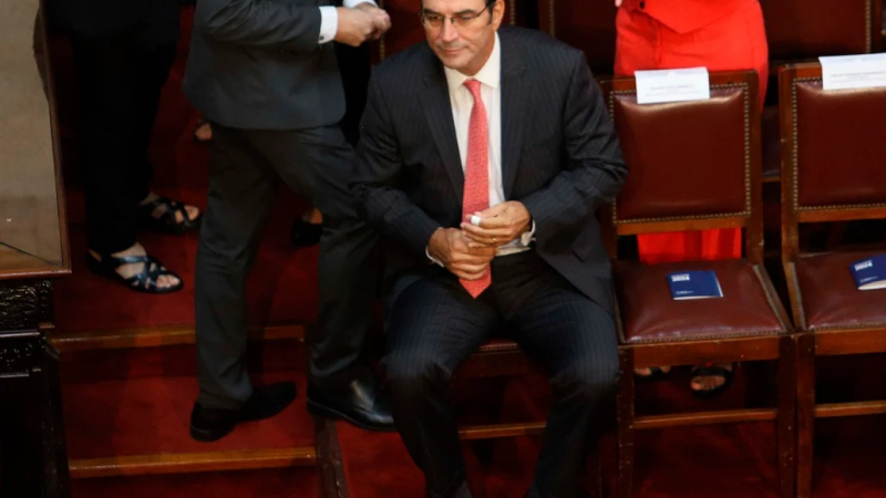 Corte Suprema: el Gobierno responsabiliza a "la política" tras la renuncia de García Mansilla