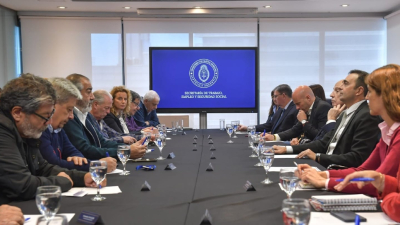 Casi el 70% de las paritarias que acordaron los gremios estuvieron por debajo de la inflación