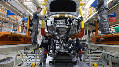 Los aranceles de Trump impactan en el sector automotriz con despidos y suspensiones