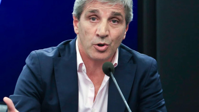 Con el dólar en baja, Luis Caputo exigió disculpas a quienes hablaban de devaluación