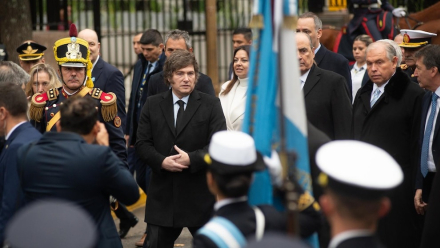 Milei antes del Tedeum.jpg