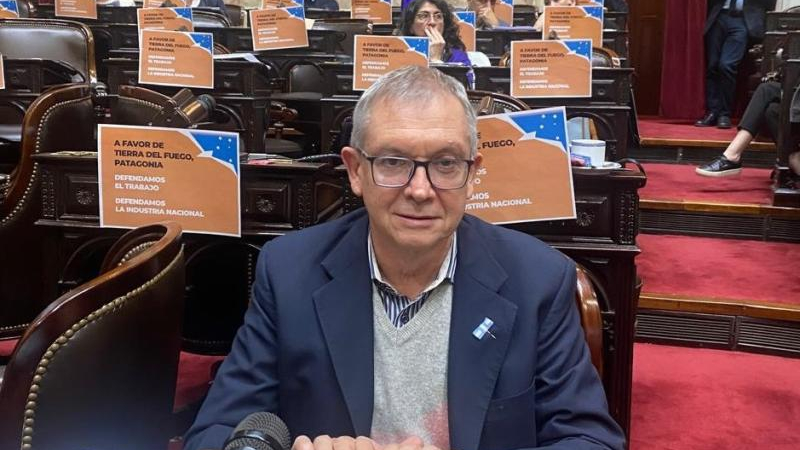 Pedrini impulsa proyecto para la expulsión de José Luis Espert