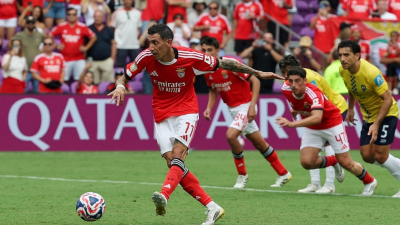 Benfica goleó a Auckland City y obliga a Boca a tener un buen resultado ante Bayern Múnich
