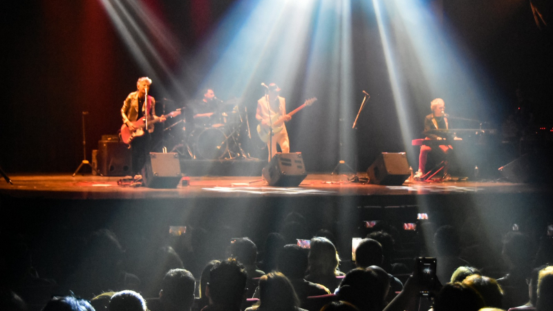 Los Tipitos dejaron rock, con recuerdo de raíces chaqueñas
