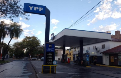 Sorpresa ante otro aumento de YPF: la Súper arriba de $1300 y la Premium, más de $1500