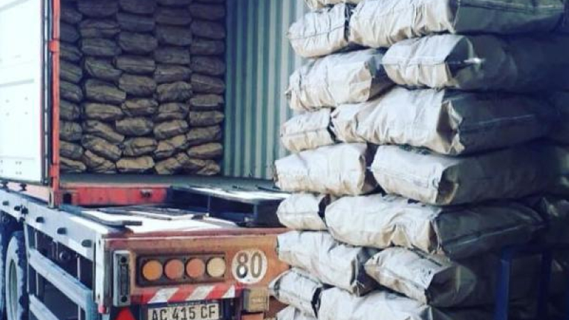 Exportadores chaqueños alertan que el carbón se vende pero "no deja ganancias"