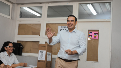 El gobernador Valdés votó y expresó que sus expectativas "son buenas"