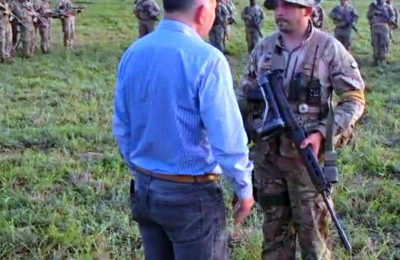 Aldo Leiva en prácticas y entrenamientos militares