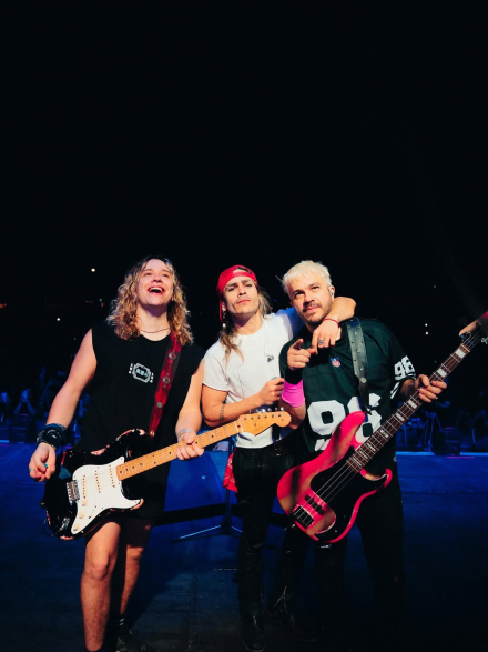 tu banda de rock rompiéndola en Corrientes 🇦🇷🔥.jpg