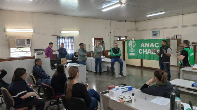 Trabajadores de la ANAC realizan una asamblea informativa en el aeropuerto de Resistencia