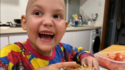 Un niño misionero lucha por su vida y necesita ayuda tras una odisea médica en Singapur