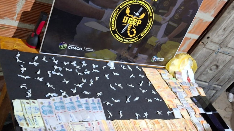 Allanamiento en el barrio 13 de Diciembre: cayó un joven con cocaína y más de un millón de pesos