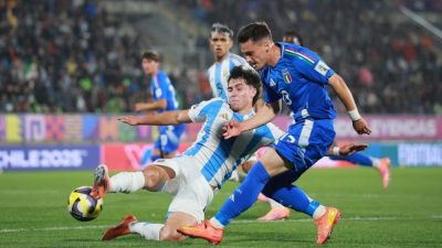 La Selección argentina le ganó 1-0 a Italia y terminó primera en su zona