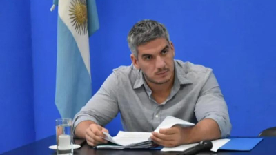 "La política tiene que tener un gesto cuando le pide sacrificio a la sociedad"