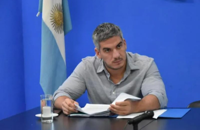 "La política tiene que tener un gesto cuando le pide sacrificio a la sociedad"