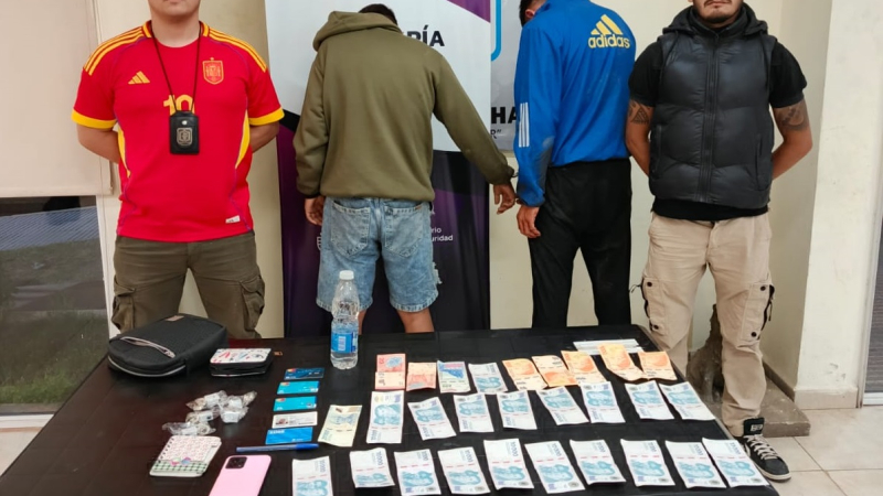 Dos menores demorados tras violento arrebato en avenida Alvear