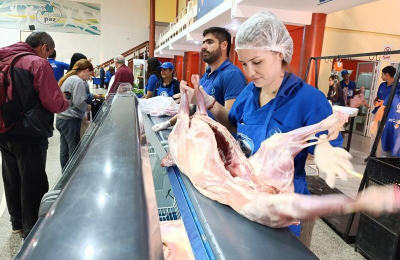 A pesar del mal tiempo, exitosa venta del chivito formoseño en las Ferias Paippa