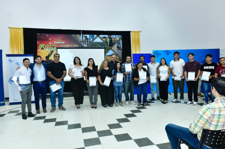 acto de entrega de certificados por parte de la Subsecretaria de Empleo (2).jpg