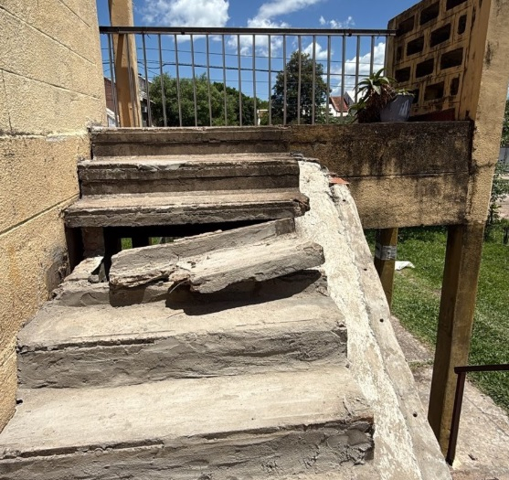 escalera.jpg