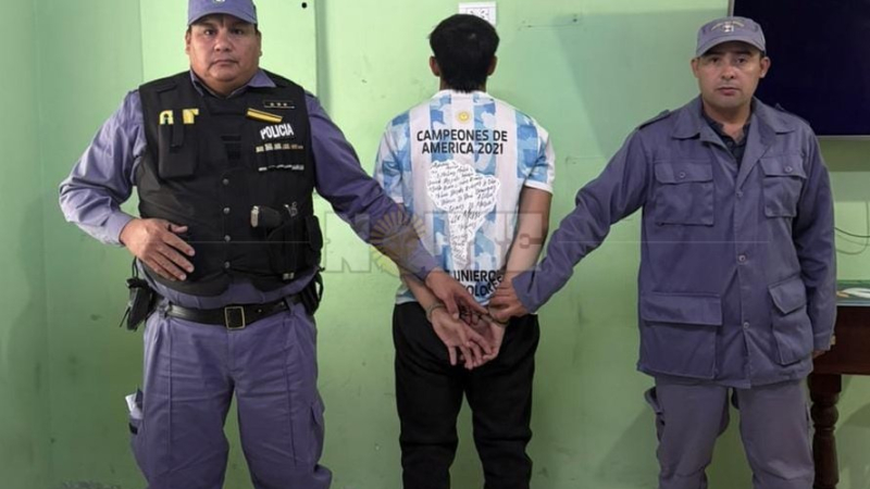 Un oficial está grave tras ser apuñalado por el hijastro
