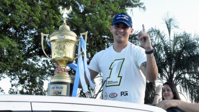 La caravana del campeón: Carabajal recibido con honores