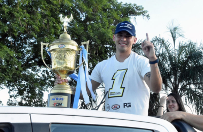 La caravana del campeón: Carabajal recibido con honores