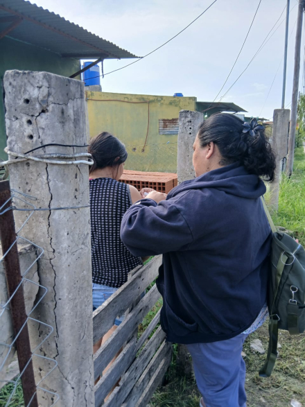 La vacunación casa por casa sumó al barrio Fray Salvador Gurrieri con más de 260 dosis aplicadas (12).jpeg