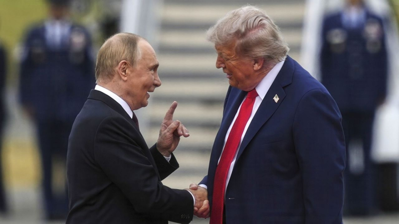 Trump dijo que mantuvo una charla telefónica "muy productiva" con Putin