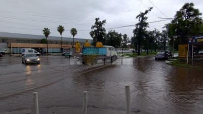 Intensa lluvia en Sáenz Peña ocasiona anegamientos en varios lugares