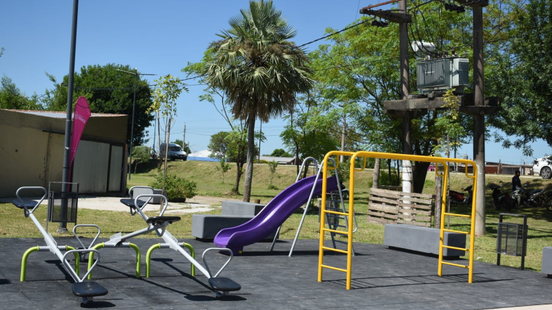 Zdero inauguró una nueva plazoleta en Vilelas