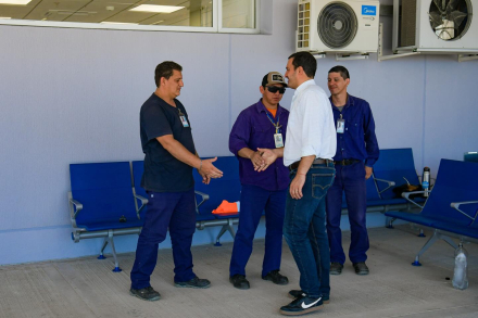 EBER SOLIS EN AEROPUERTO-2.jpg