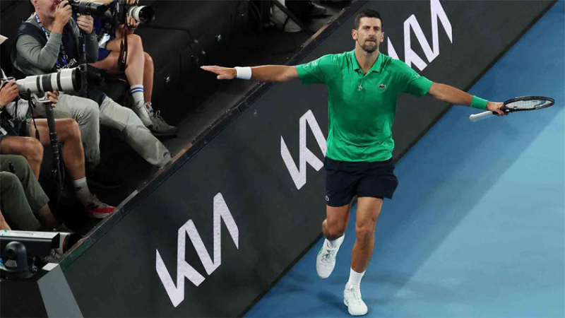 Djokovic hizo historia en Melbourne y Sinner pasó a octavos