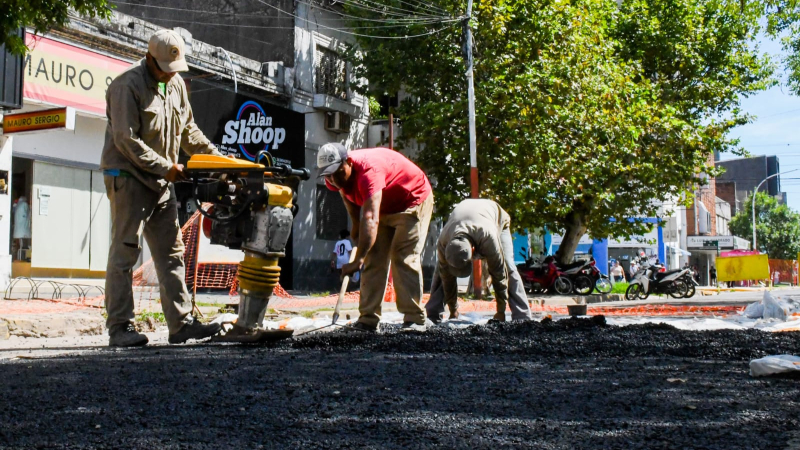 Intervinieron con asfalto en frío un tramo de avenida Alberdi al 300